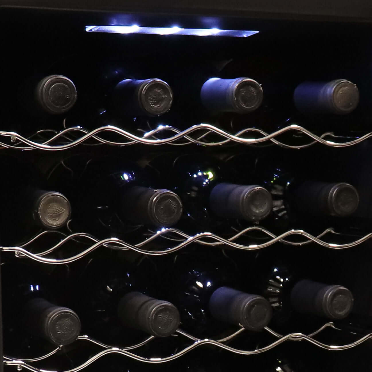 Whynter 20 Bottle Freestanding Thermoelectric Wine Cooler with Mirror Glass Door