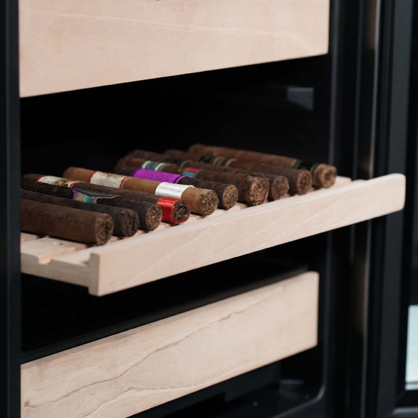 Whynter 4.2 cu.ft. Cigar Cabinet Cooler and Humidor with Humidity Temperature Control and Spanish Cedar Shelves