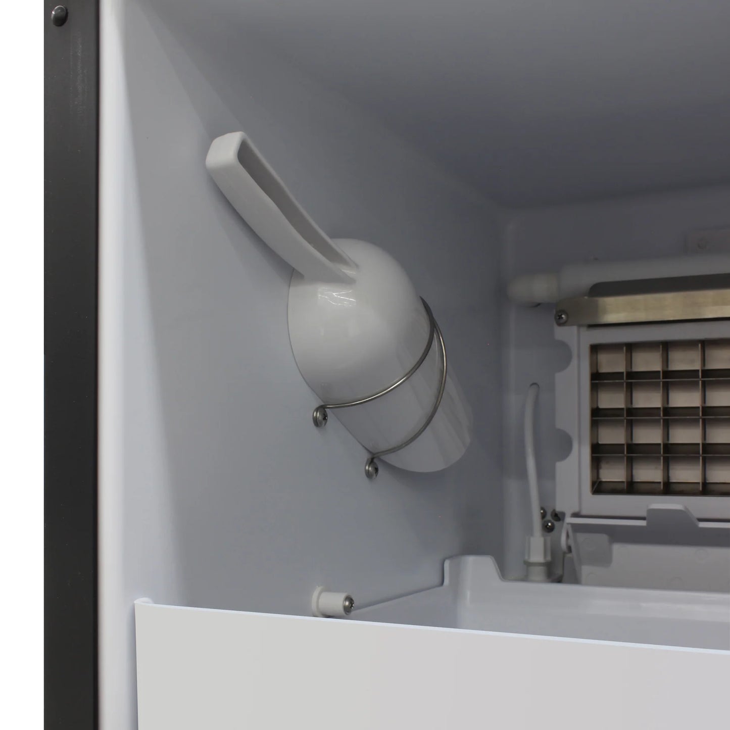 Brama by Vinotemp Indoor Undercounter Automatic Ice Maker in Stainless Steel